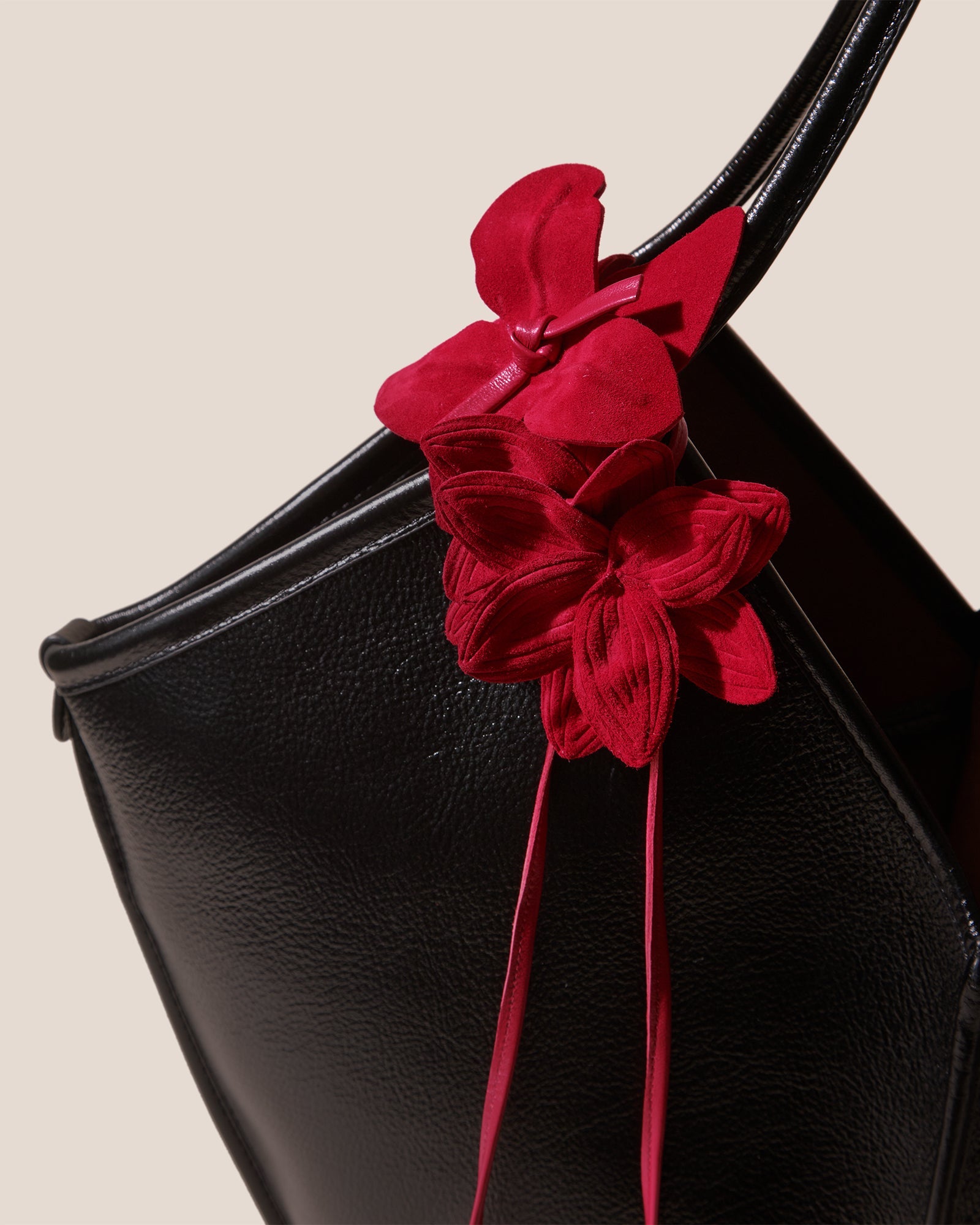 Hereu COROLA - Flower Charm with Leather Strap