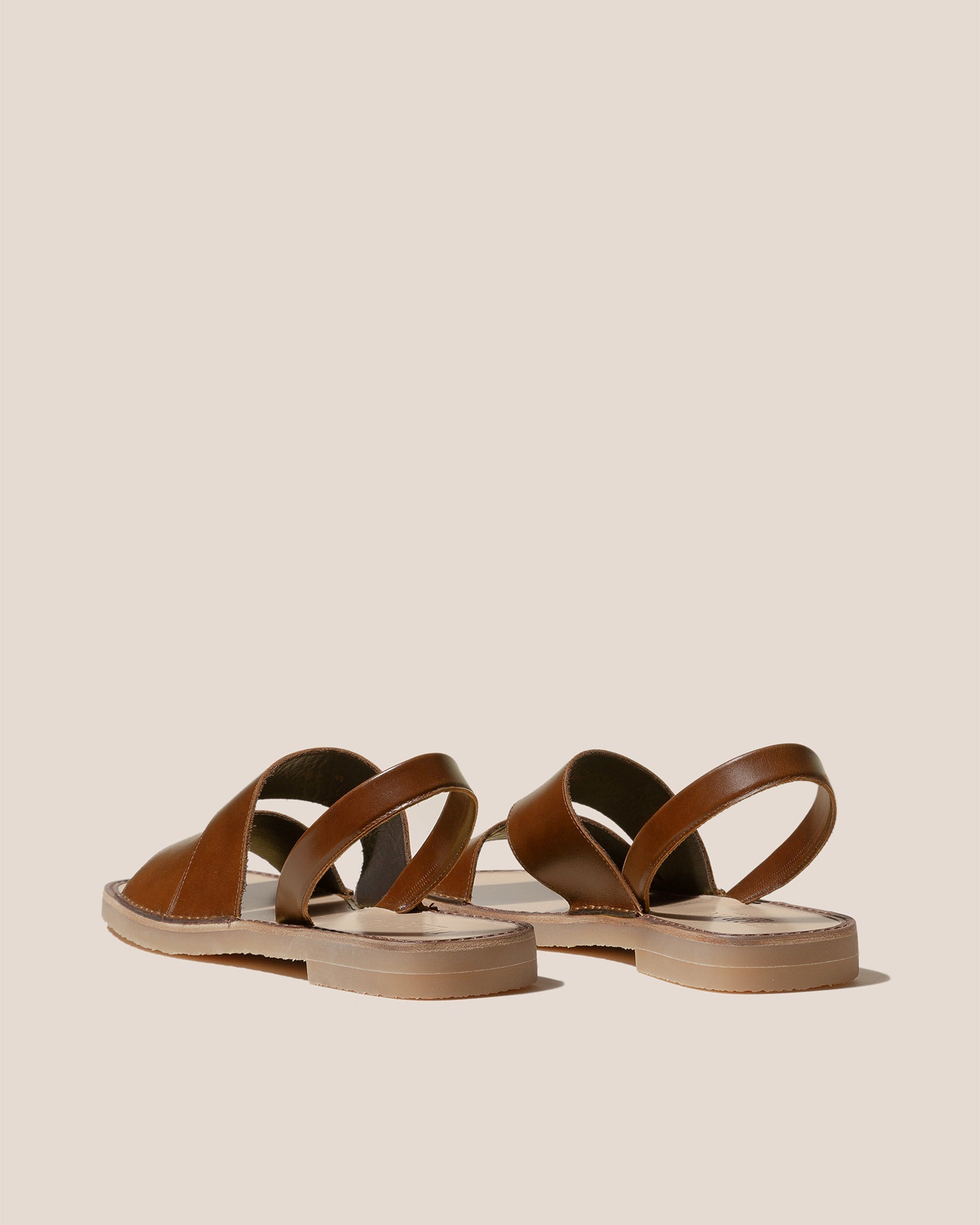 Hereu ALOC RUBBER - Asymmetrical Sandal
