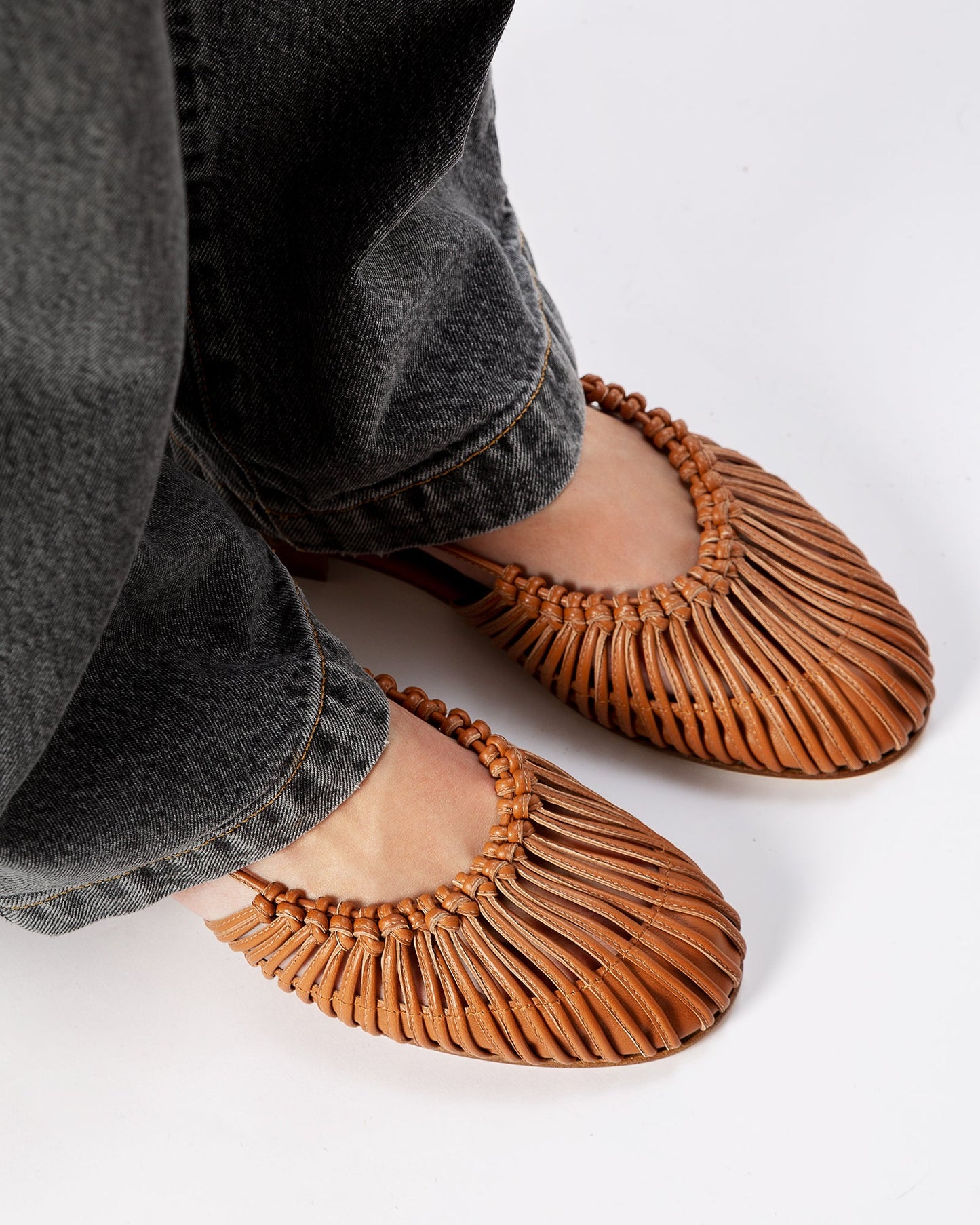 Hereu MANTERA - Round-Toe Knotted Sandal