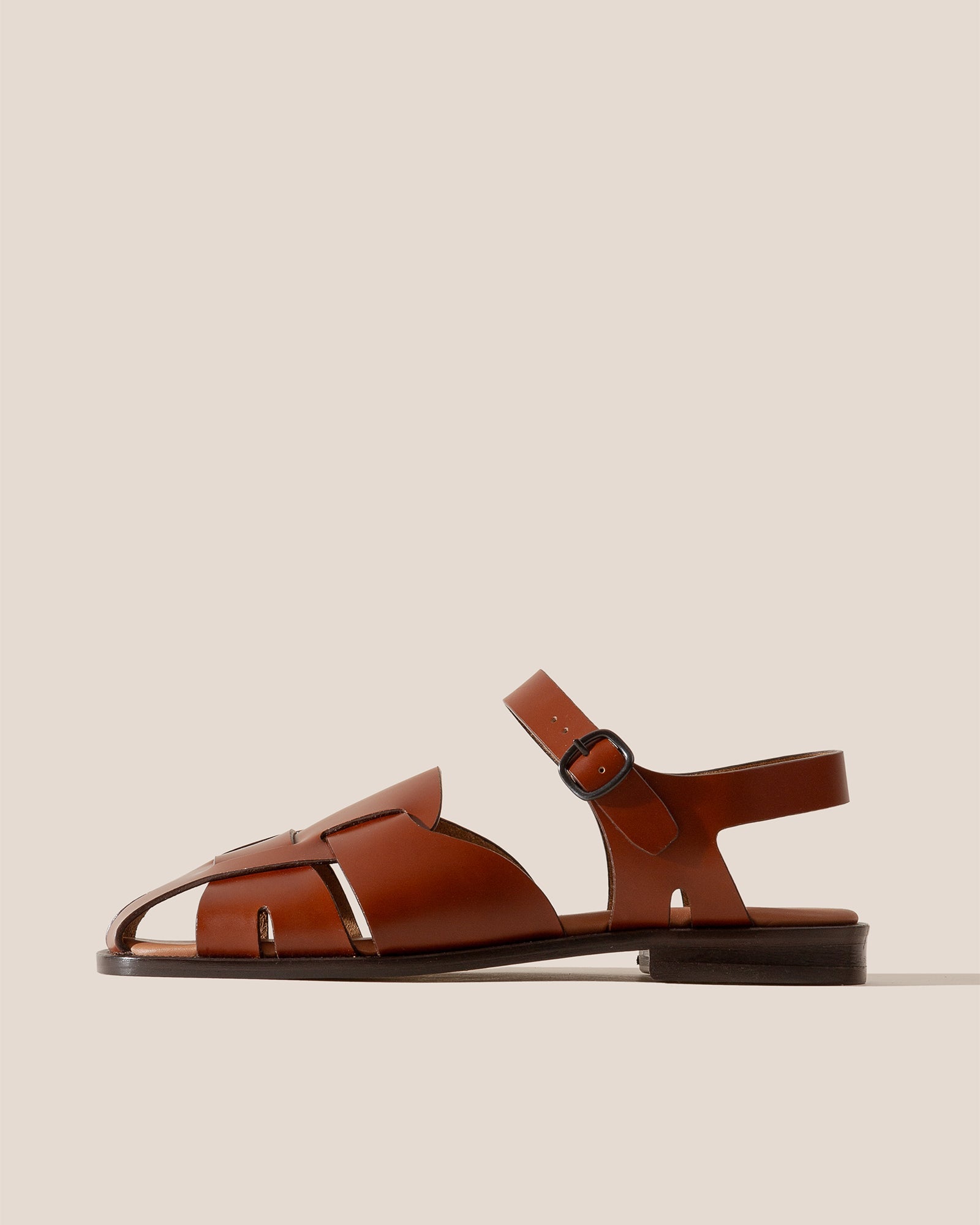 Hereu PEDRA - Squared Closed-Toe Fisherman Sandal