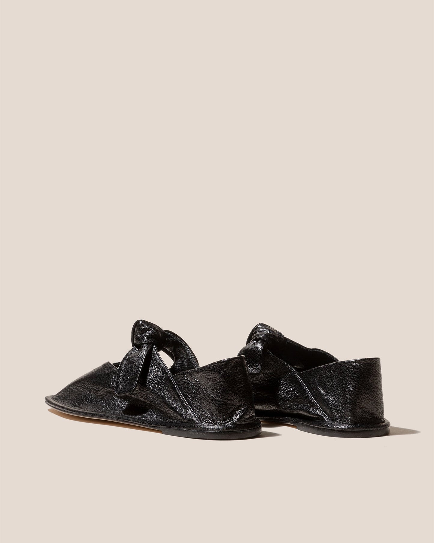 Hereu LLASADA SUPPLE SHINY - Front-Knot Pump