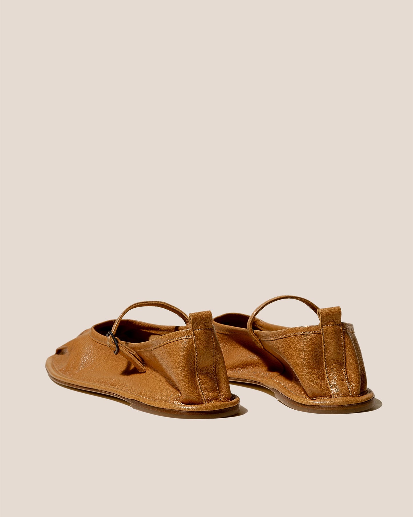 Hereu DANSA SUPPLE SHINY - Pleated-Toe Mary Jane Pump