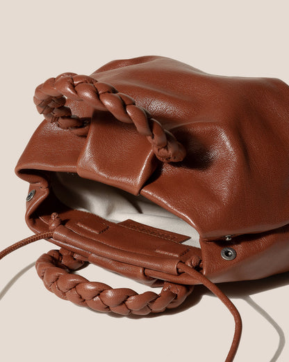 Hereu BOMBON M SUPPLE SHINY - Medium Plaited-handle Leather Handbag