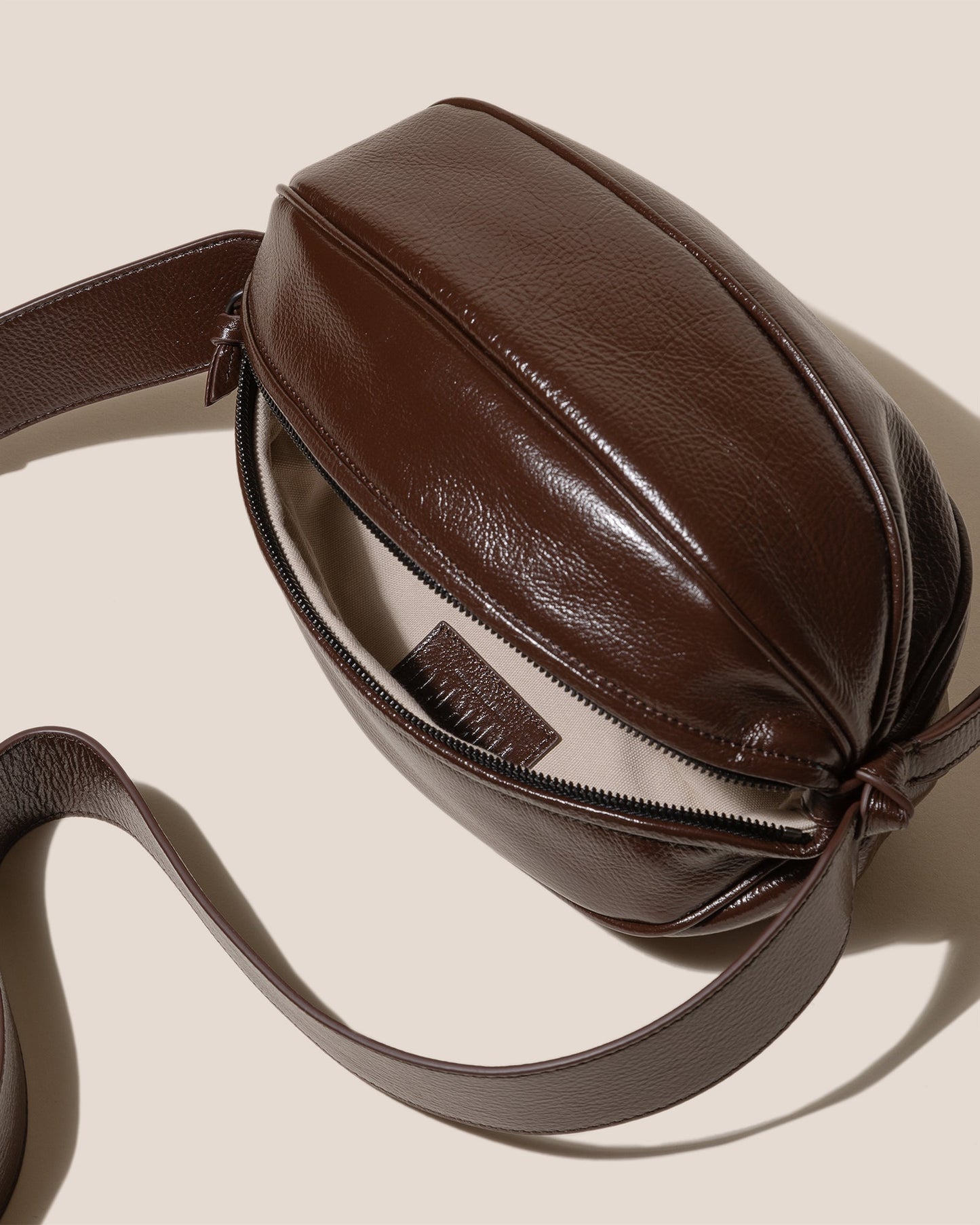 Hereu BOYA L DISTRESSED - Ball-Shaped Crossbody Bag