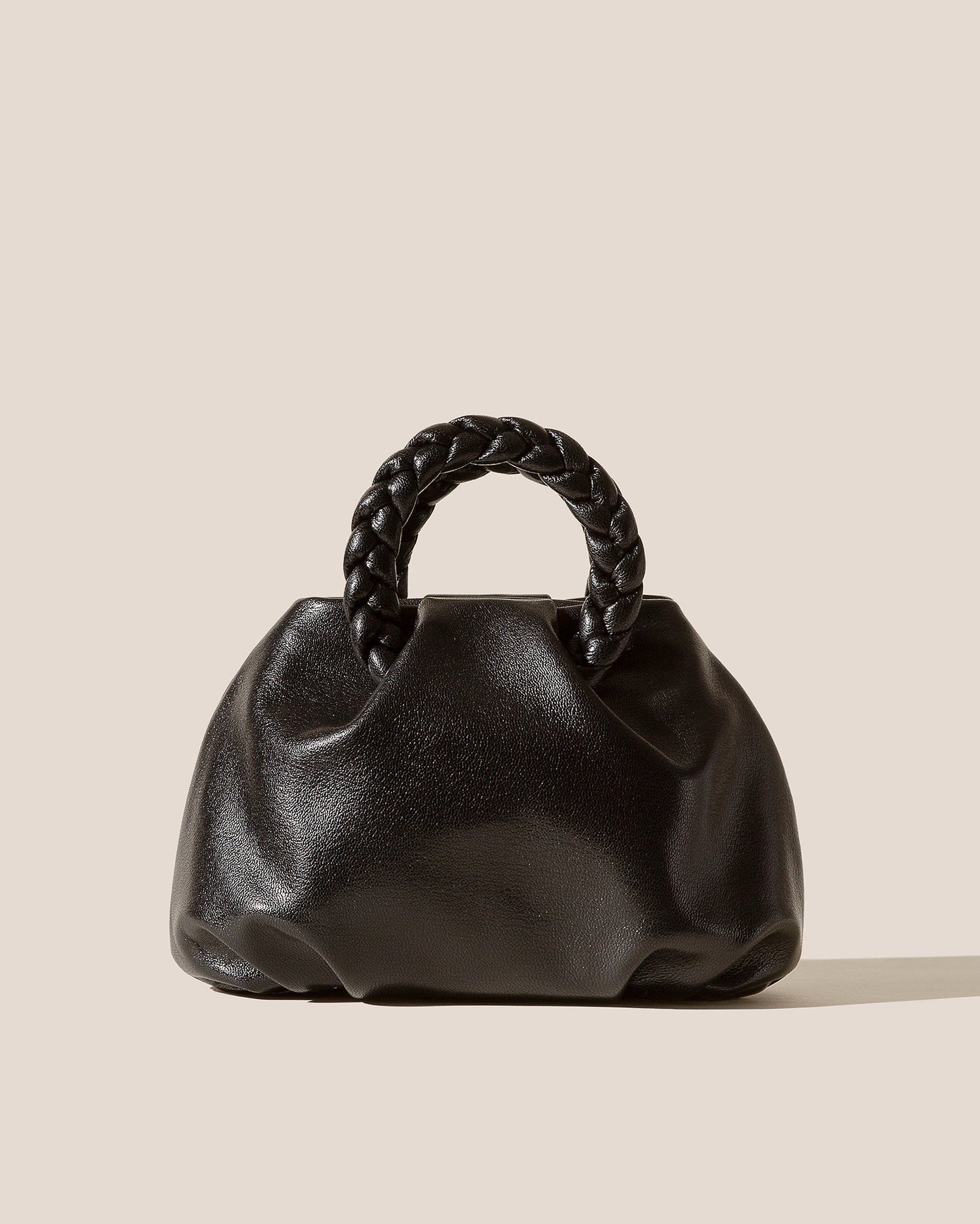 Hereu BOMBON M SUPPLE SHINY - Medium Plaited-handle Leather Handbag
