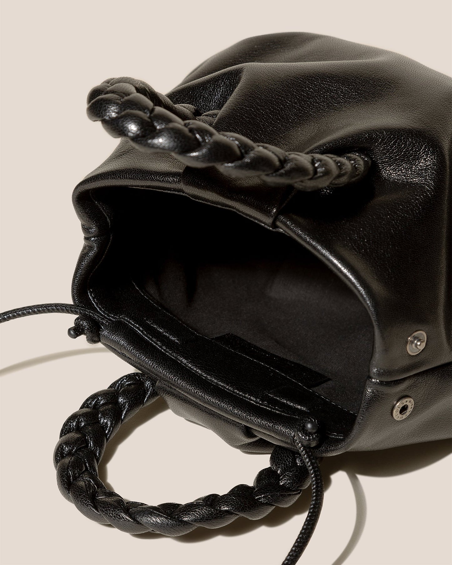 Hereu BOMBON M SUPPLE SHINY - Medium Plaited-handle Leather Handbag