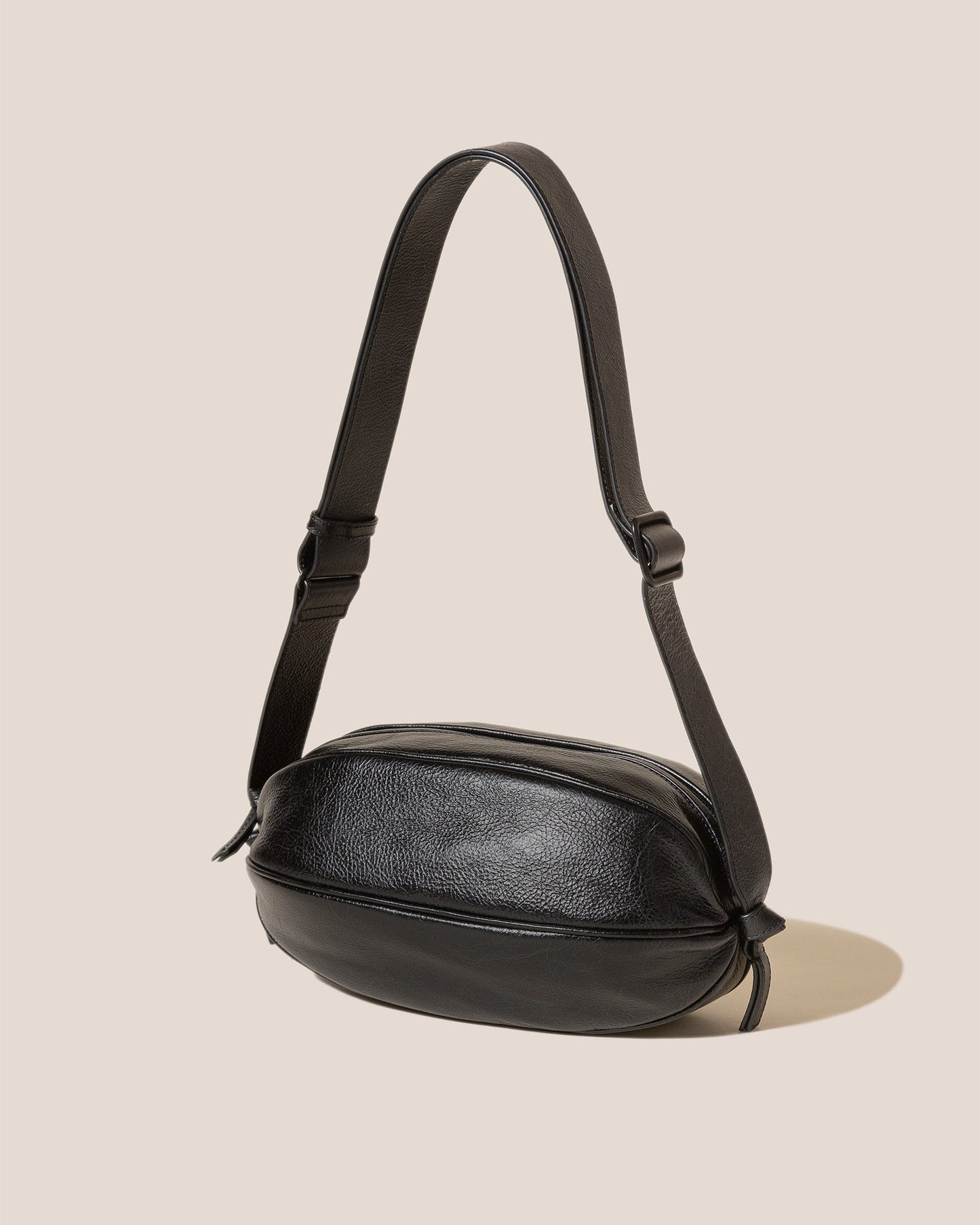 Hereu BOYA L DISTRESSED - Ball-Shaped Crossbody Bag