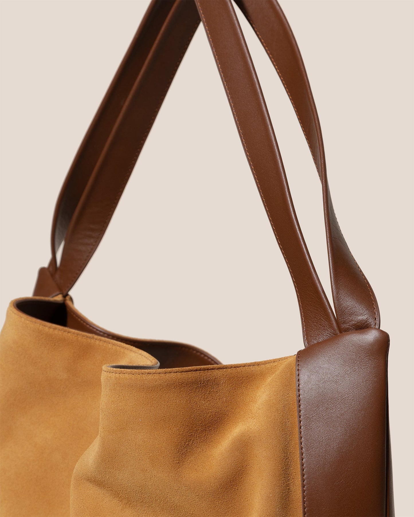 Hereu CADOR SUEDE - Slouchy Shoulder Bag