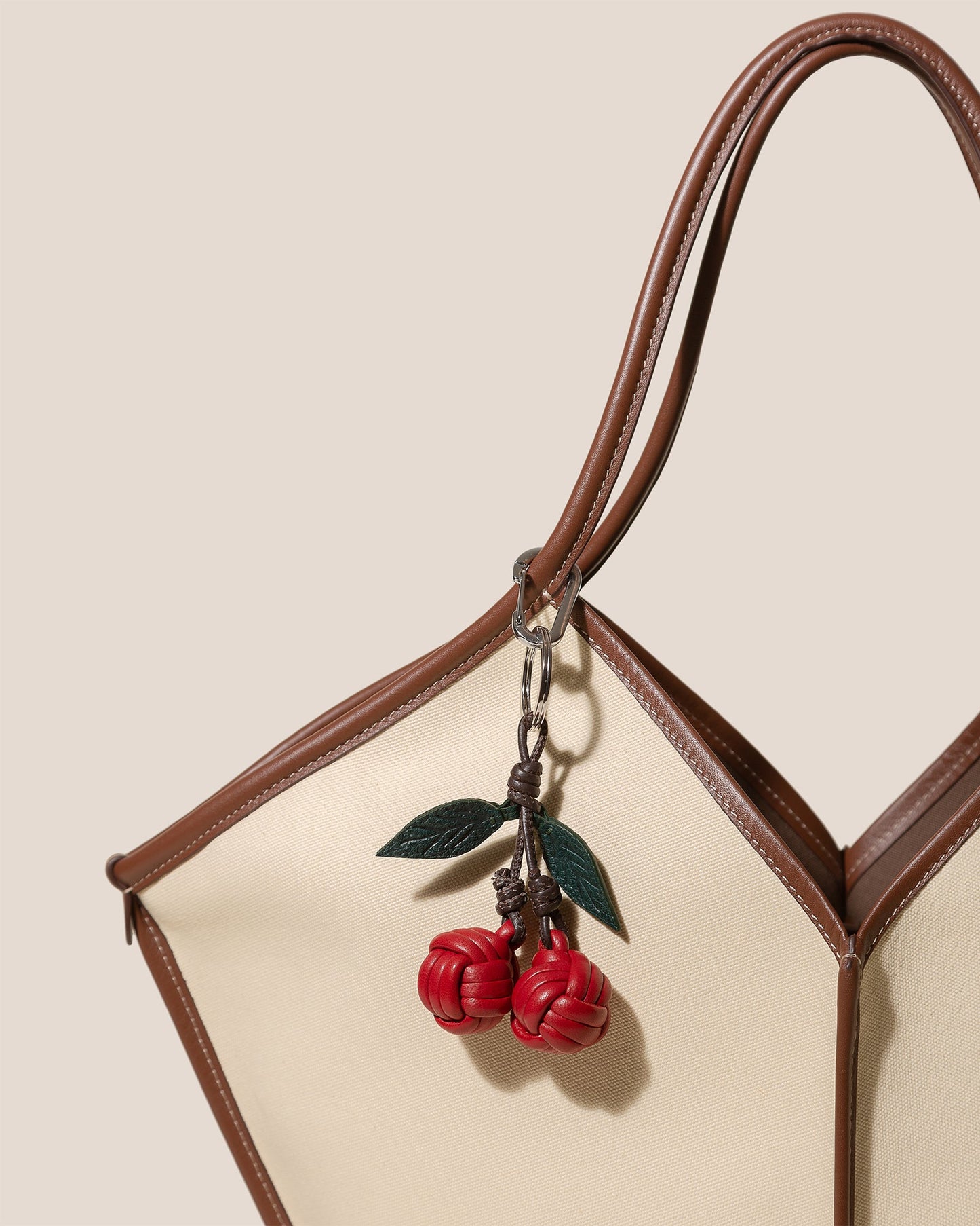 Hereu CIRERES - Hand-Knotted Cherries Leather Key Holder