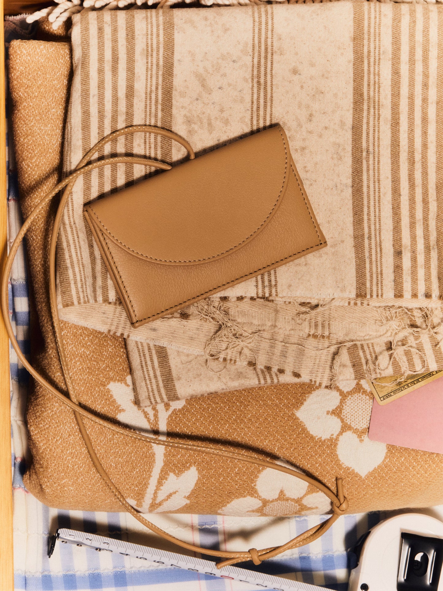 Hereu PENJAT - Leather Wallet with Strap