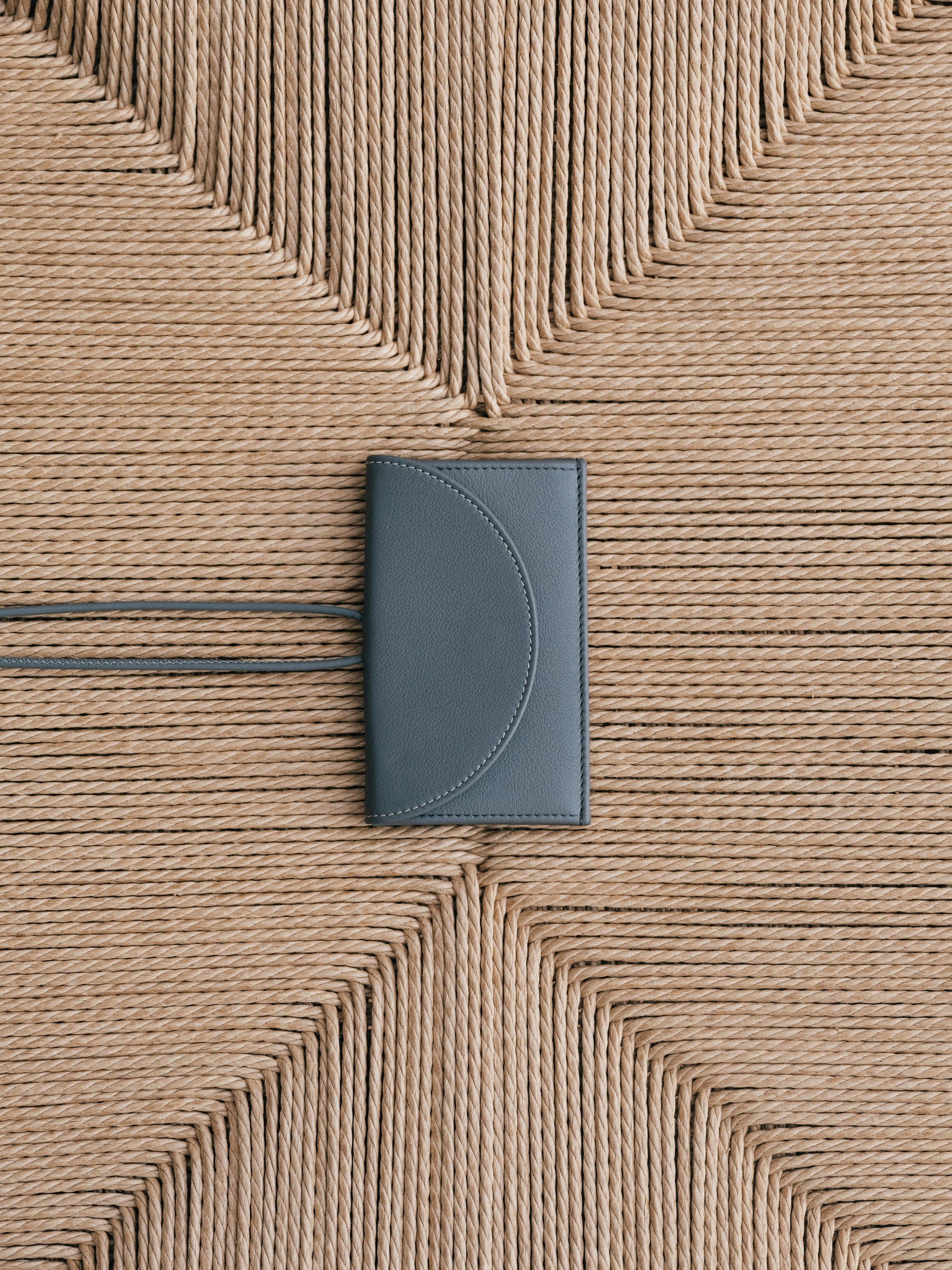Hereu PENJAT - Leather Wallet with Strap