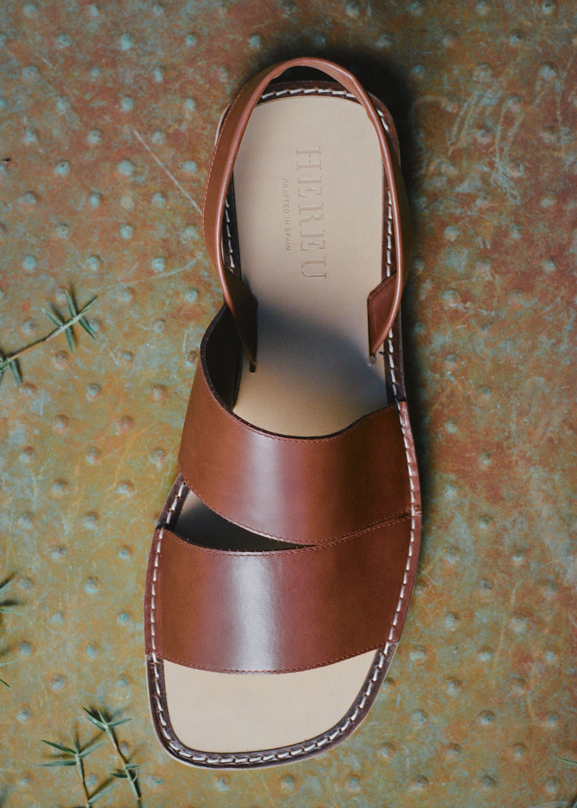 Hereu ALOC RUBBER - Asymmetrical Sandal
